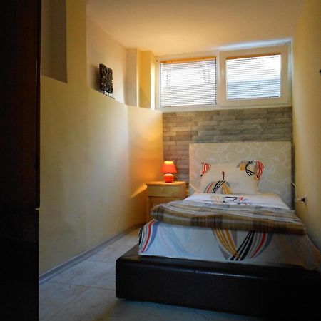 Hostel Del Mar Varna Bagian luar foto